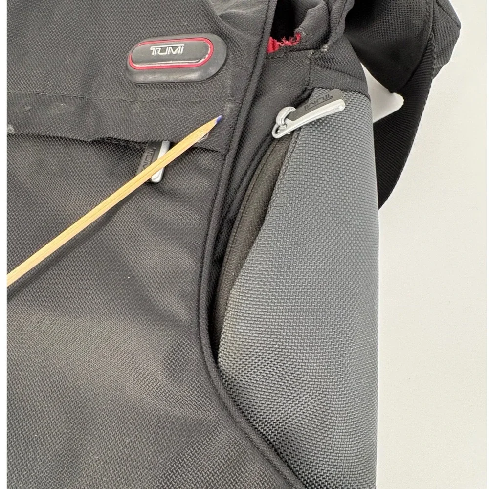 Tumi Messenger Bag Unisex Large Black 5112D Ballistic Nylon Red Lining Techwear